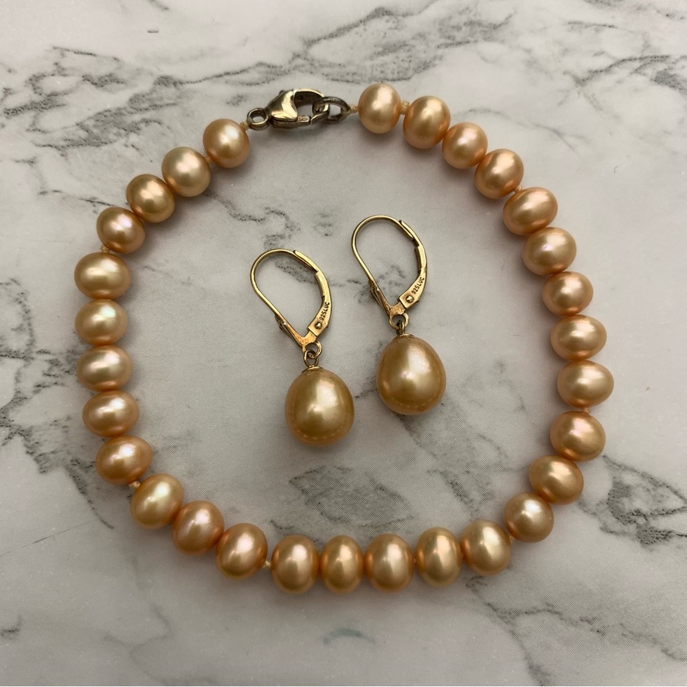 Dillard’s freshwater gold pearl earring and bracelet set